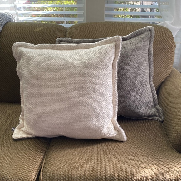 Set of 2 My Texas House Reversible Solid Sage Green & Ivory pillows - Picture 5 of 7